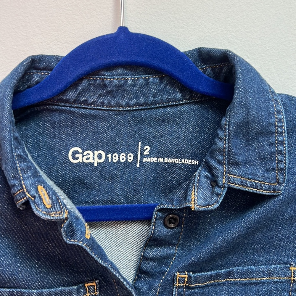 Gap denim dress, size 2, button up, belted - Picture 2 of 5